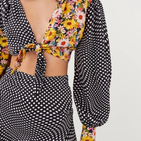 NWT For Love & Lemons Anya crop top front tie long sleeve floral XS - Picture 4 of 16